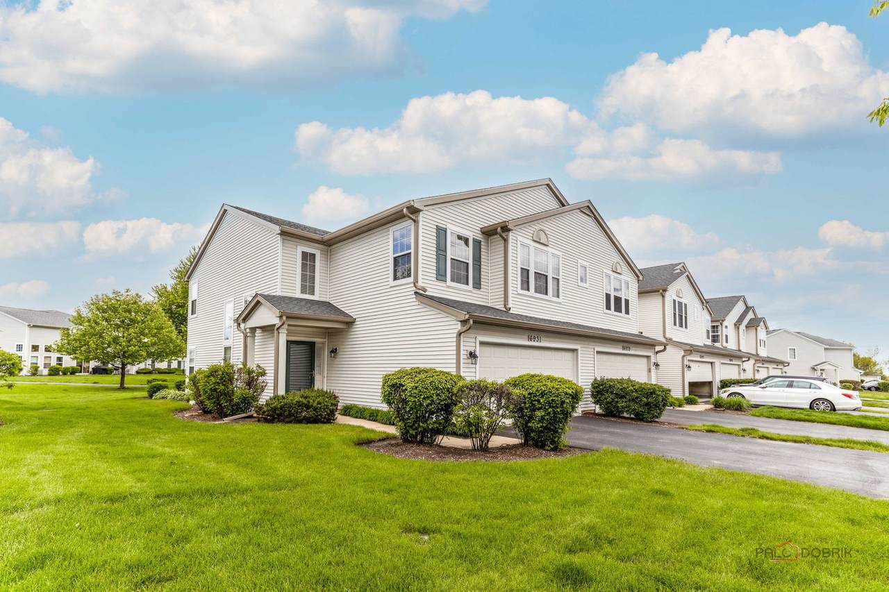 6931 Creekside Drive - Photo 1