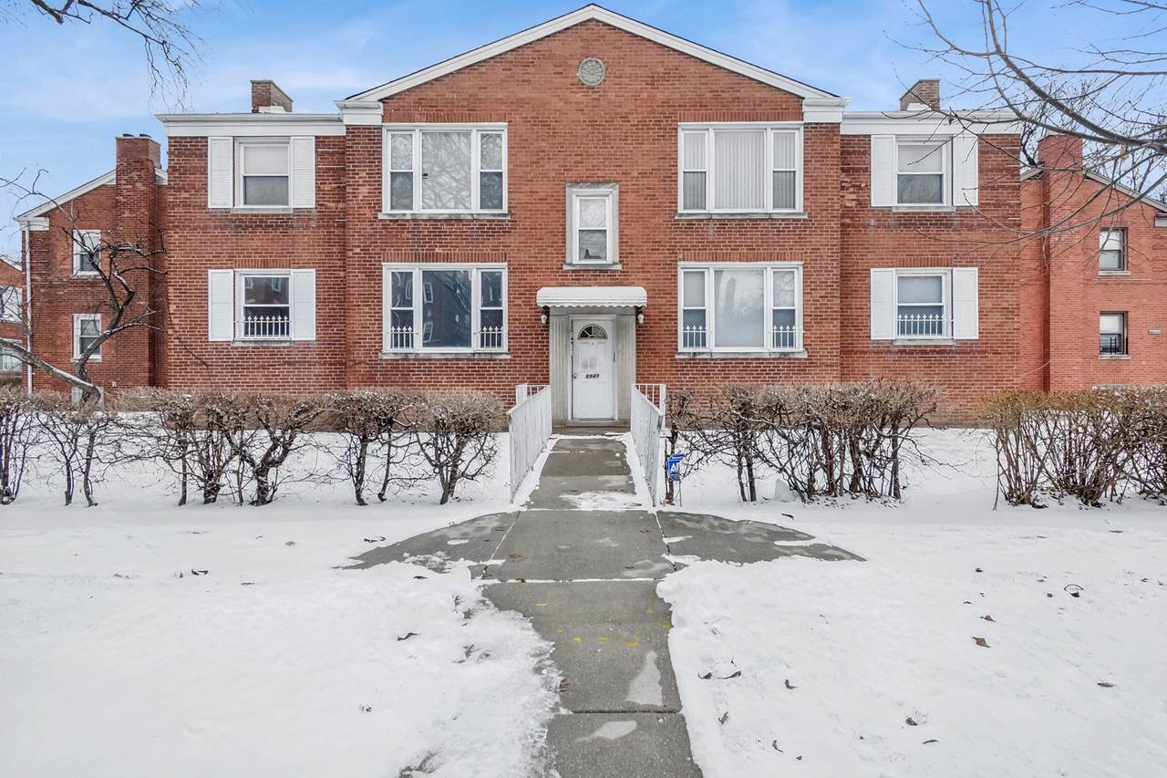 8949 Blackstone Avenue - Photo 1