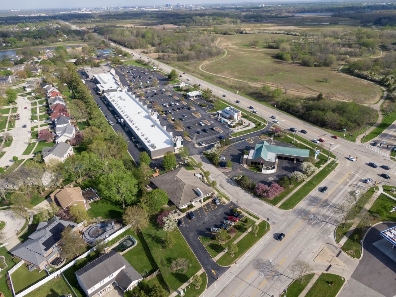 1600 Algonquin Road - Photo 1
