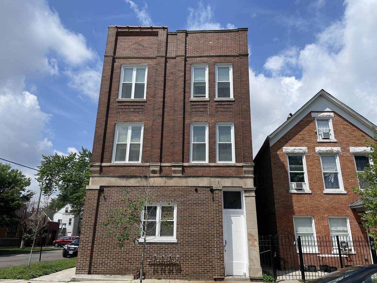 2858 Saint Louis Avenue - Photo 1