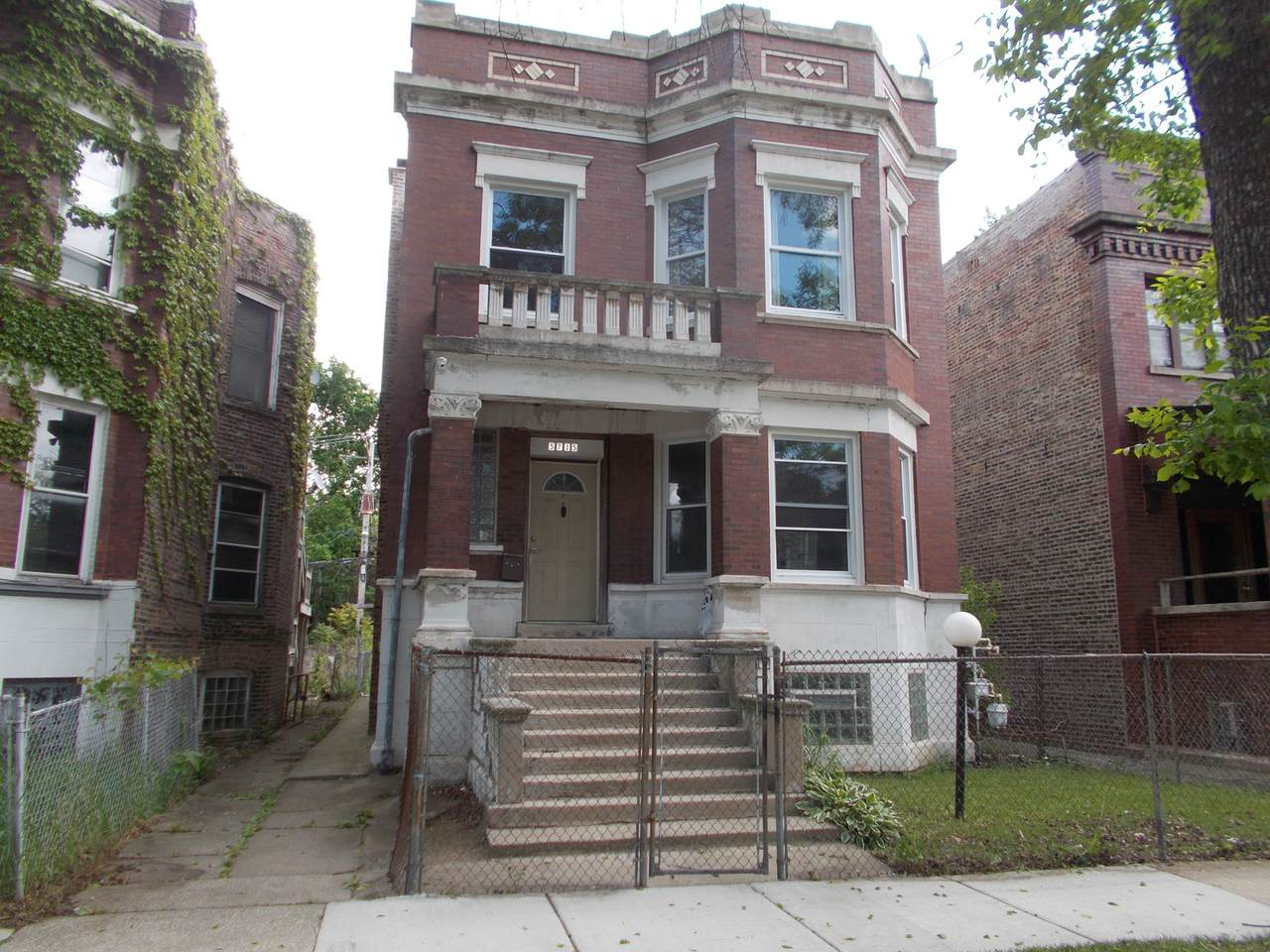 5715 Sangamon Avenue - Photo 1