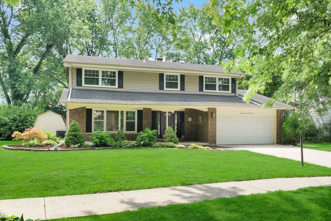 24W645 Woodcrest Drive - Photo 1
