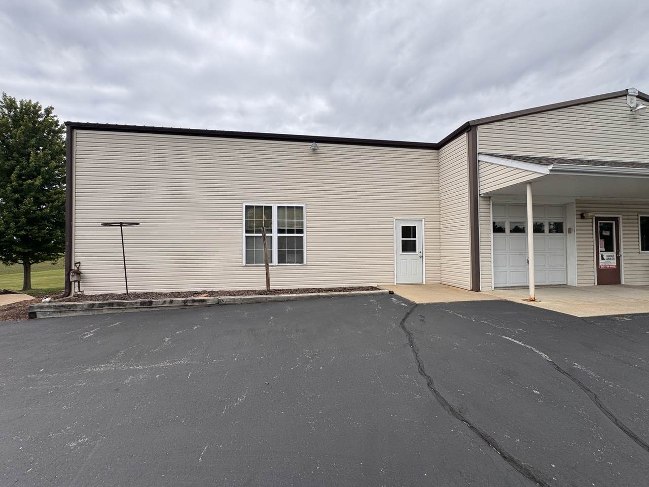 404 Railroad Street - Photo 1