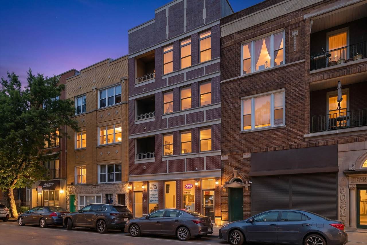 907 Damen Avenue - Photo 1