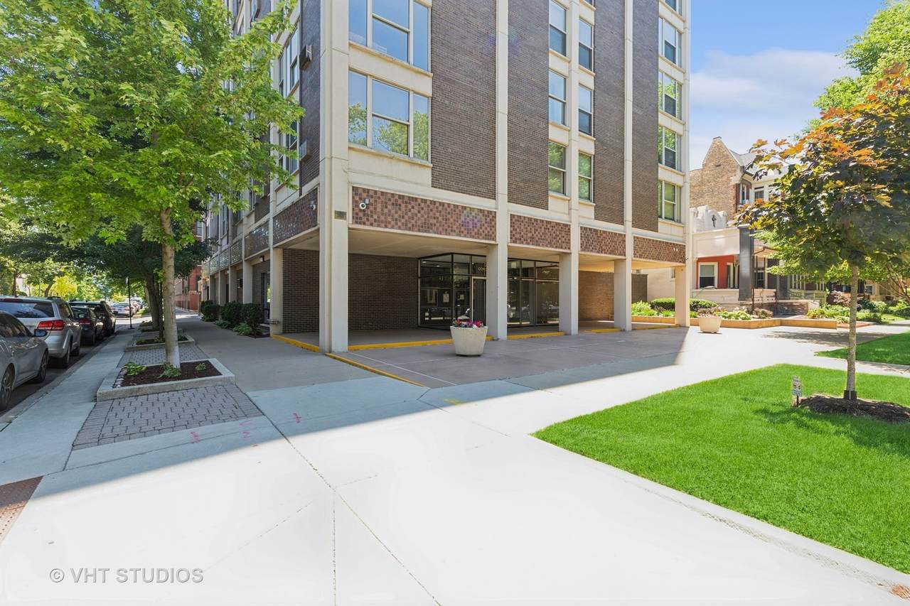 5401 Hyde Park Boulevard - Photo 1