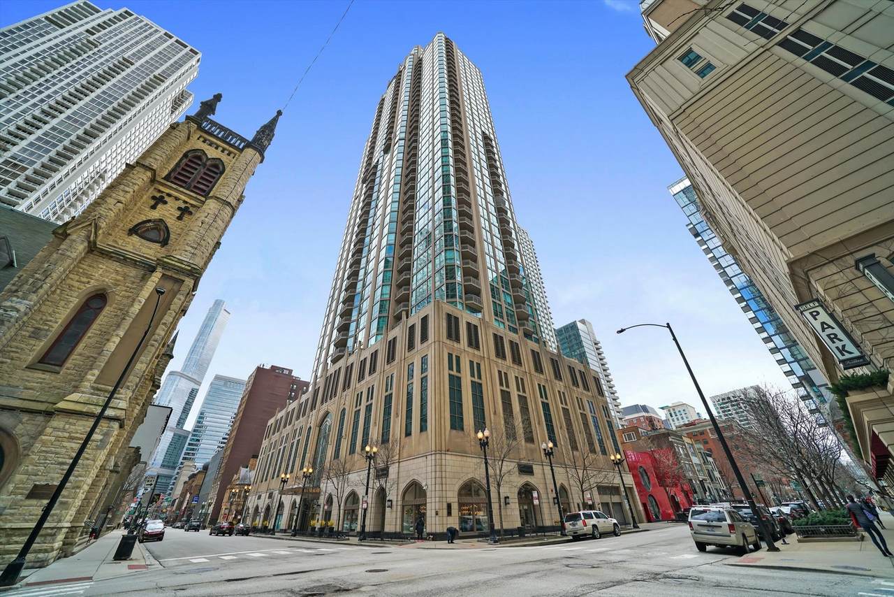 21 Huron Street - Photo 1