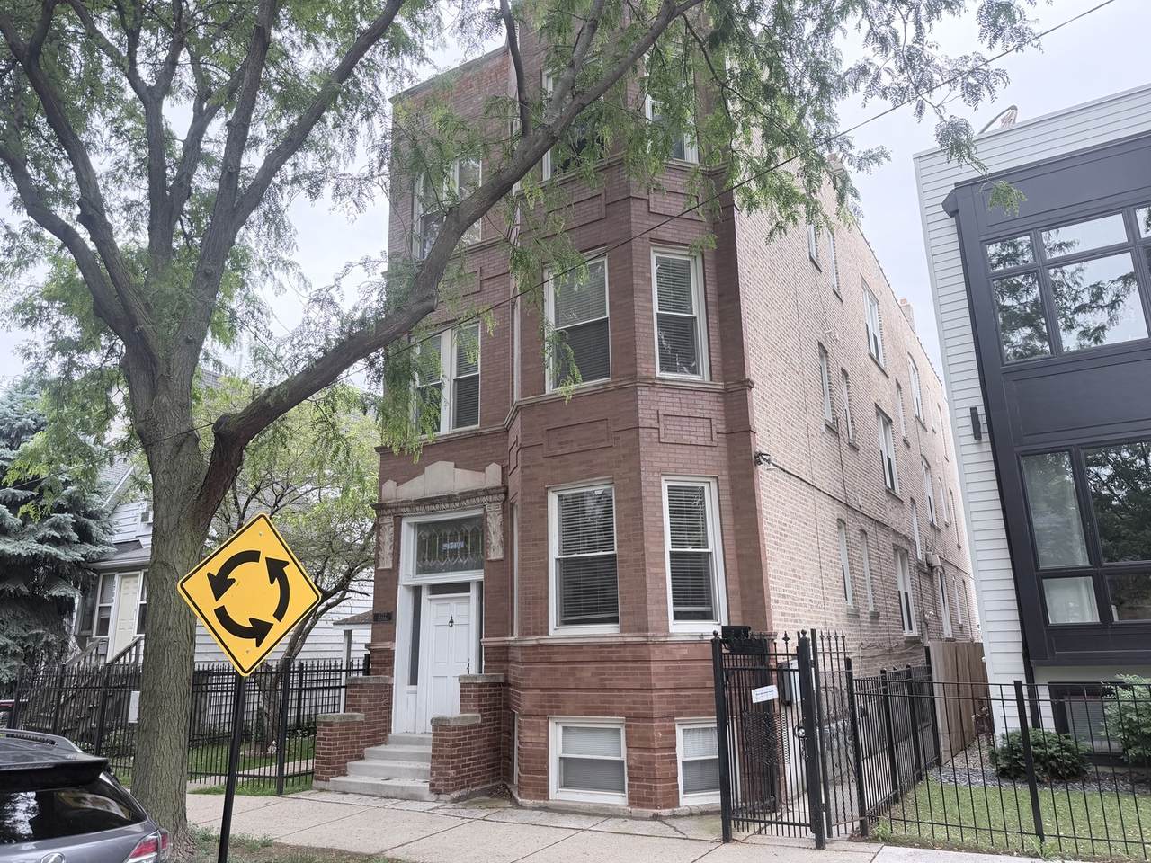 1712 Washtenaw Avenue - Photo 1