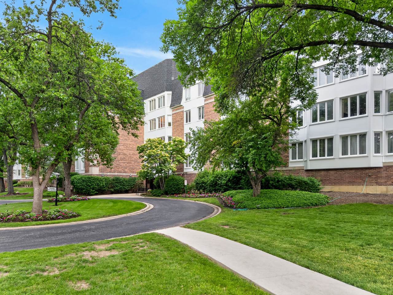 225 Lake Boulevard - Photo 1