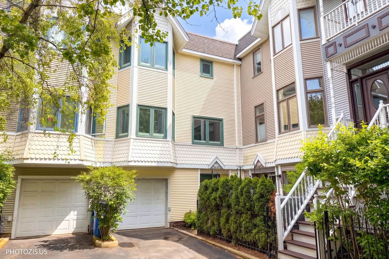 3320 Racine Avenue - Photo 1