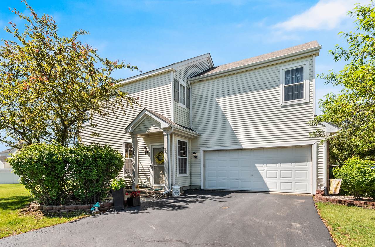 1825 Parkside Drive - Photo 1