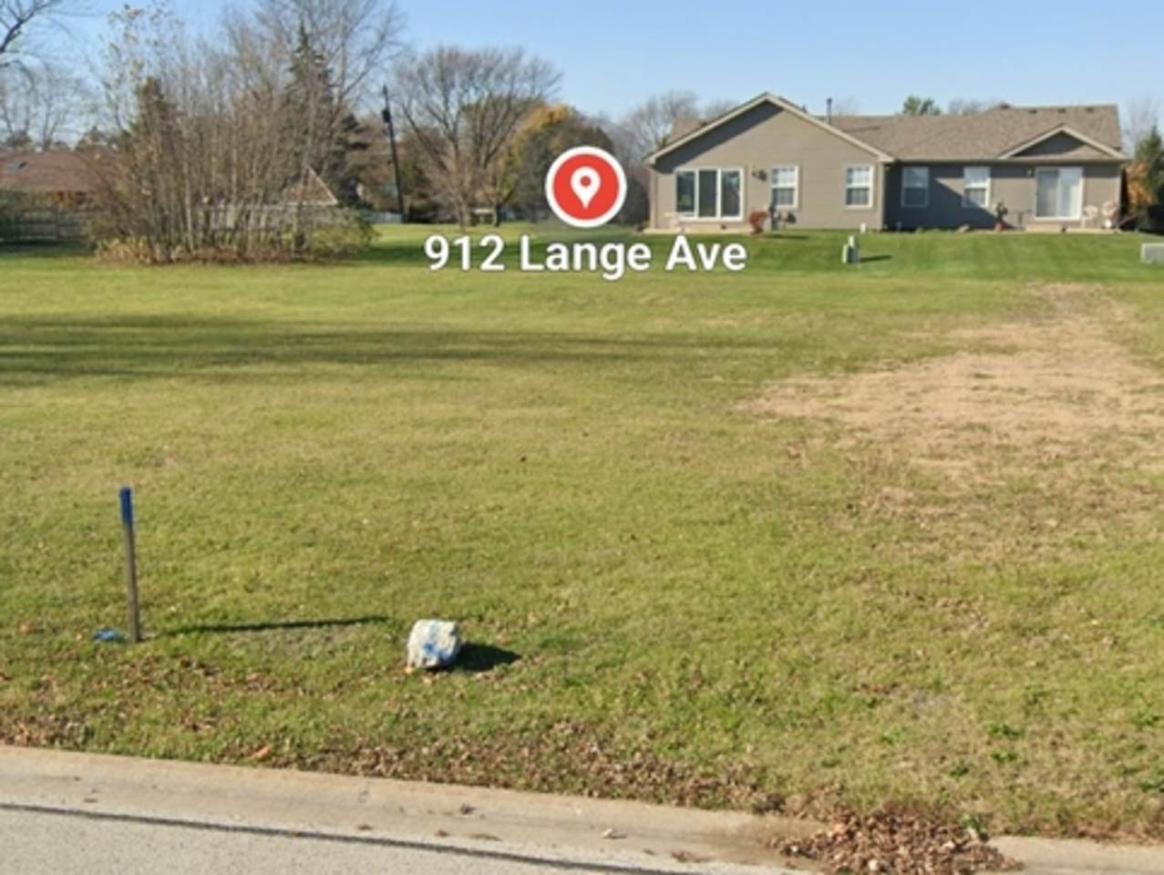 912 Lange Avenue - Photo 1