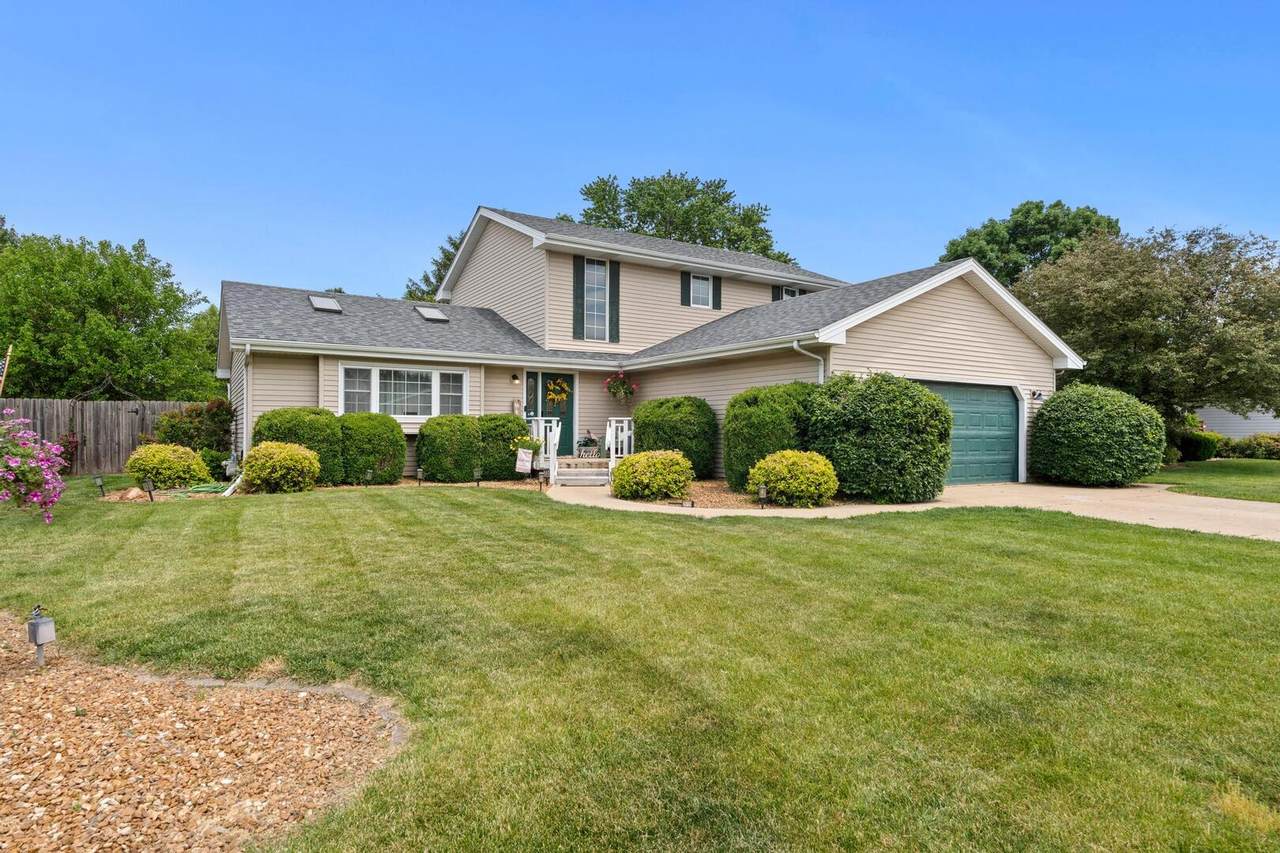385 Princeton Avenue - Photo 1