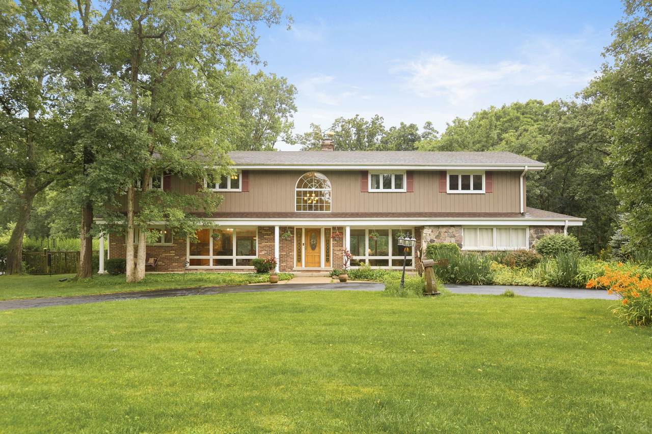 2665 Crestwood Lane - Photo 1