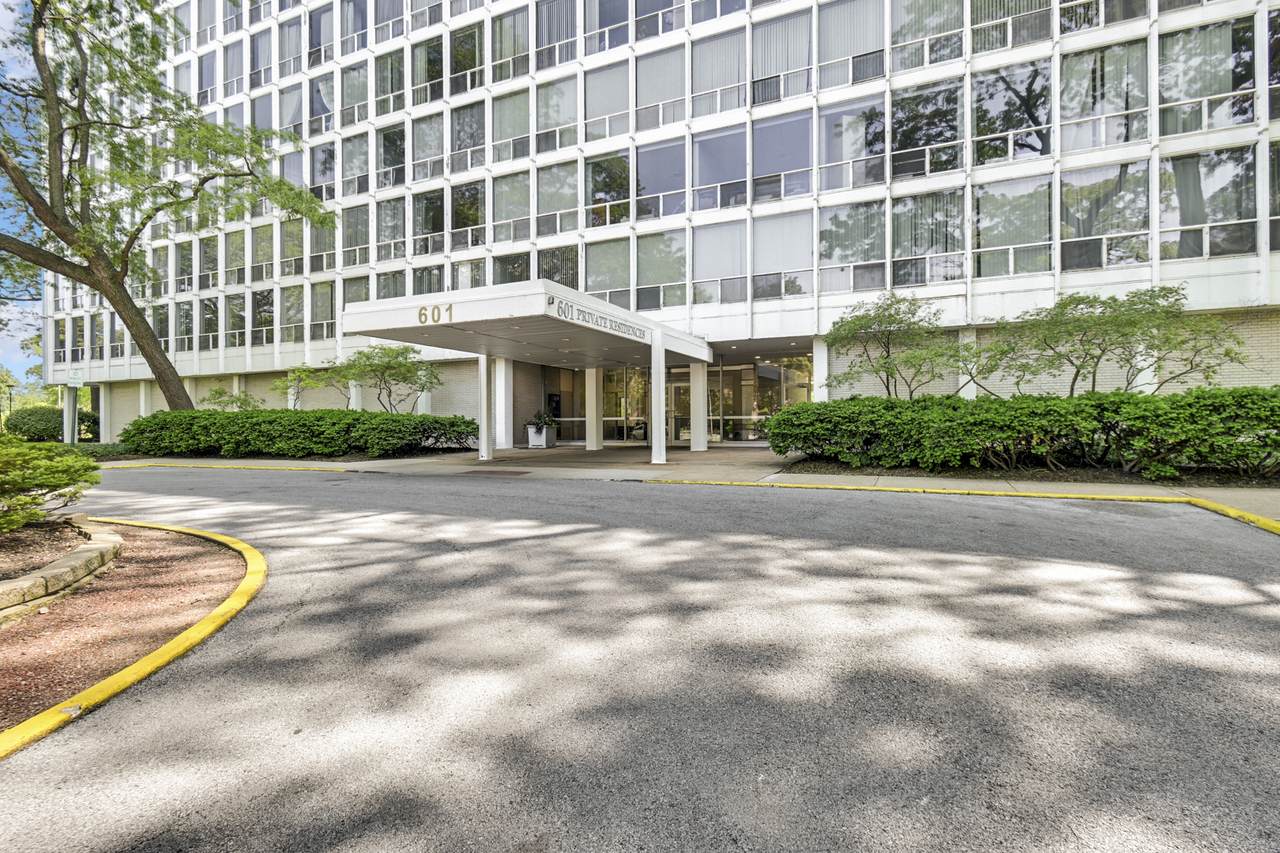 601 32nd Street - Photo 1