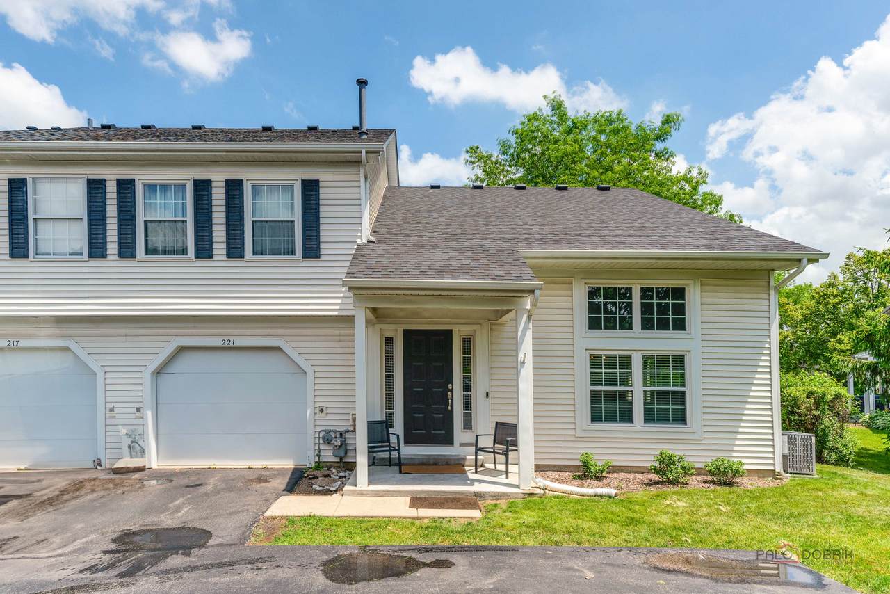 221 Ivy Court - Photo 1