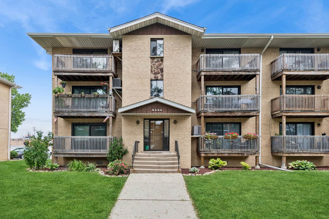 9654 Nottingham Avenue - Photo 1