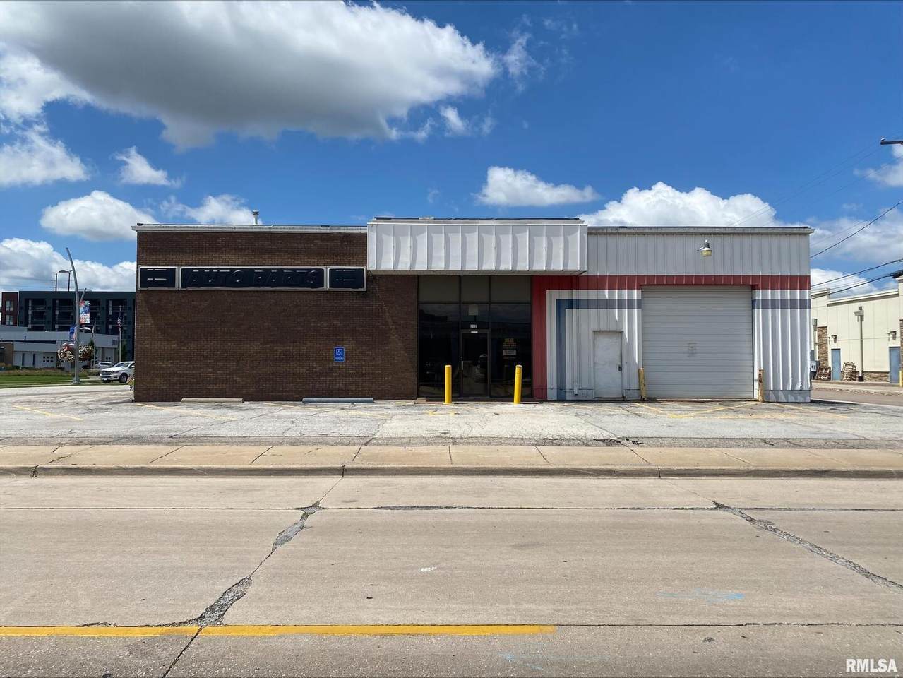 312 17TH Street - Photo 1