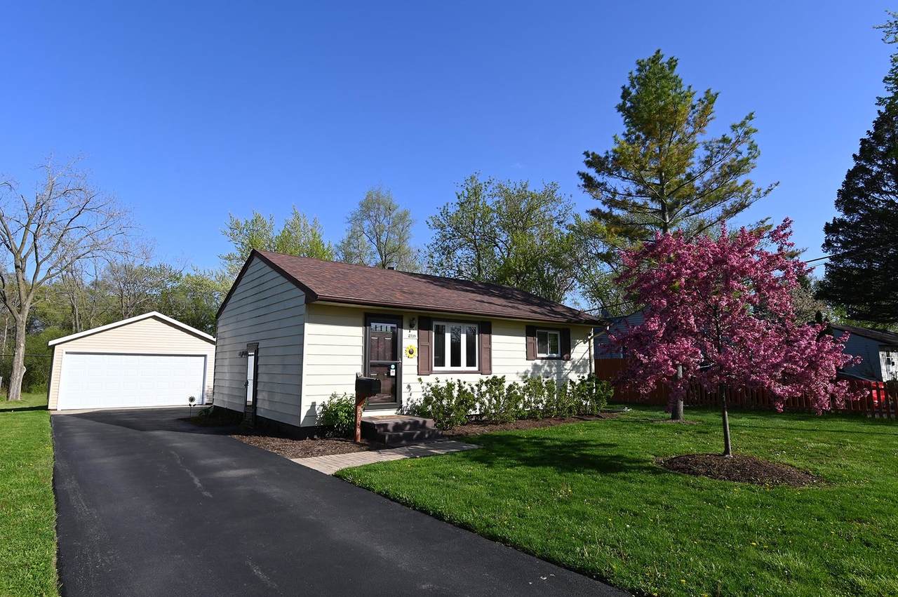 2739 Pine Street - Photo 1