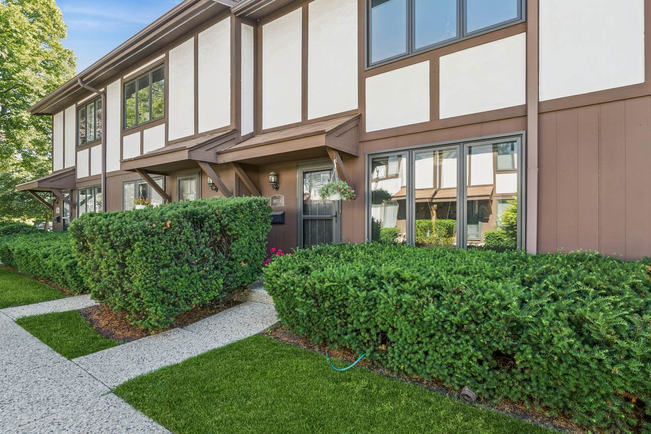 1803 Henley Street - Photo 1