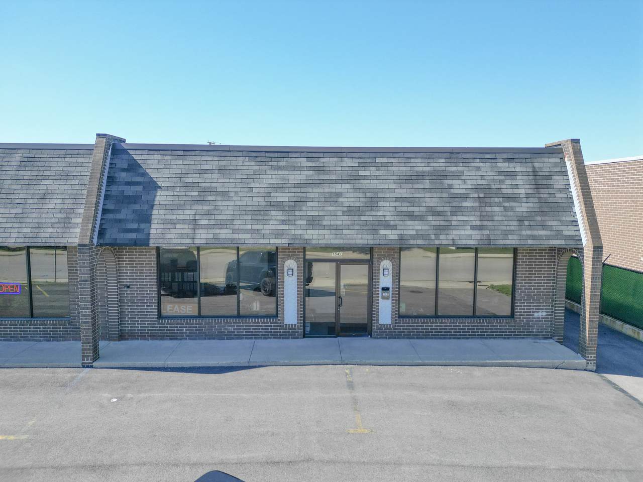 1541 Bourbon Parkway - Photo 1