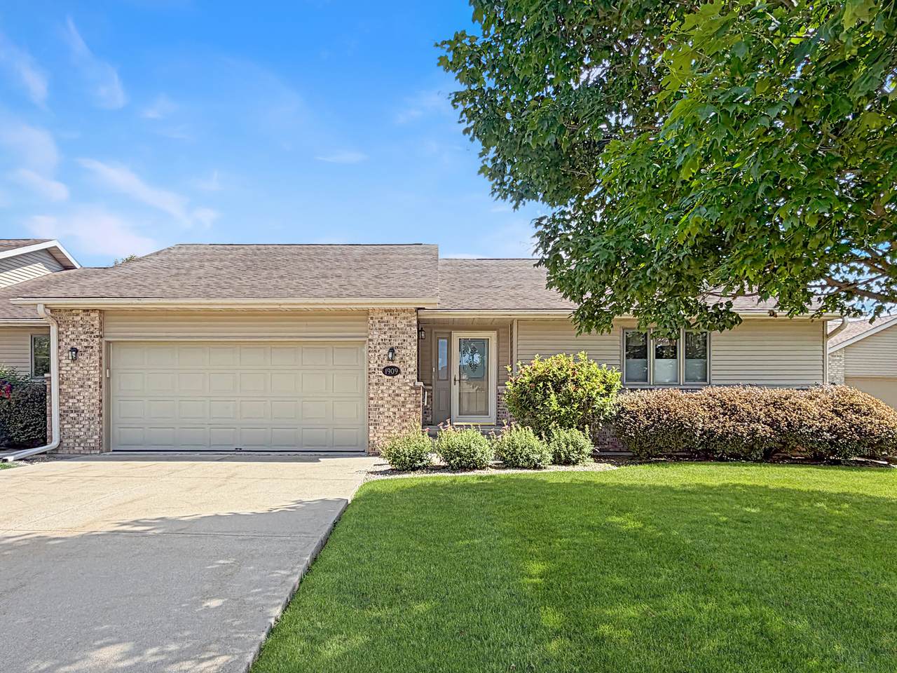 1909 Comanche Court - Photo 1
