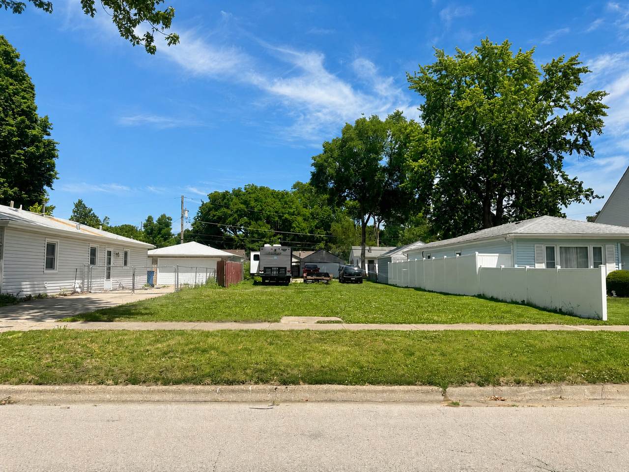 816 Benton Street - Photo 1