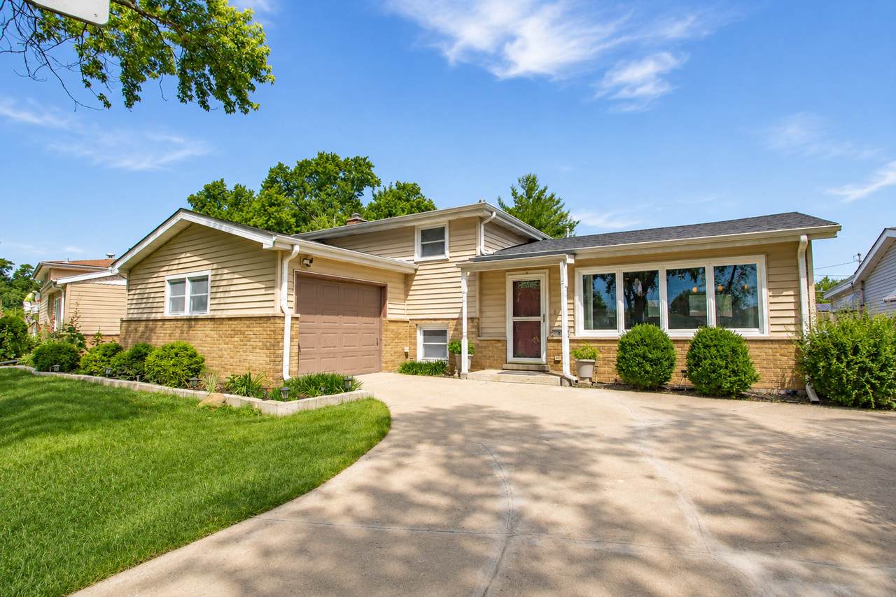 98 Lancaster Lane - Photo 1