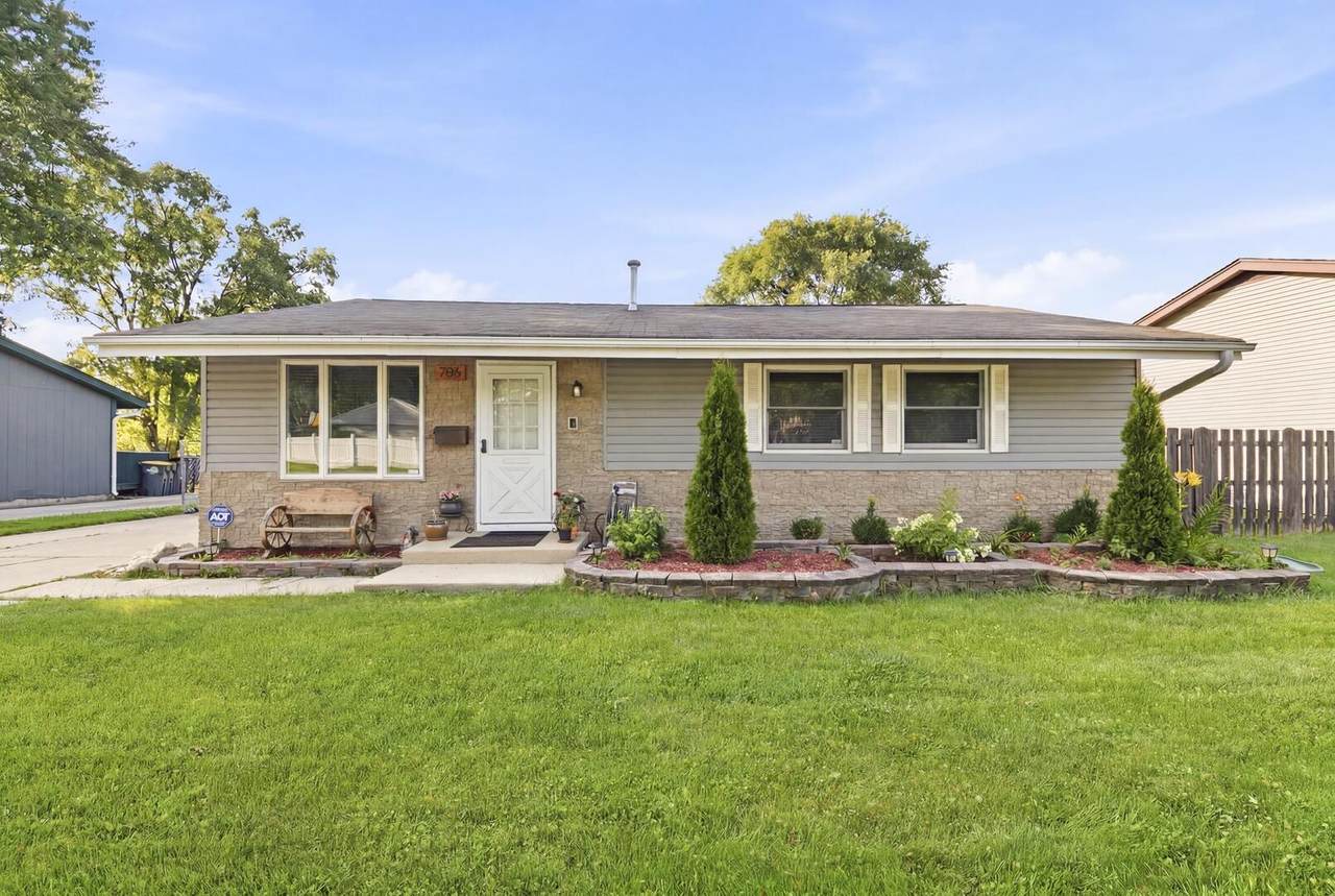 706 Hillside Drive - Photo 1