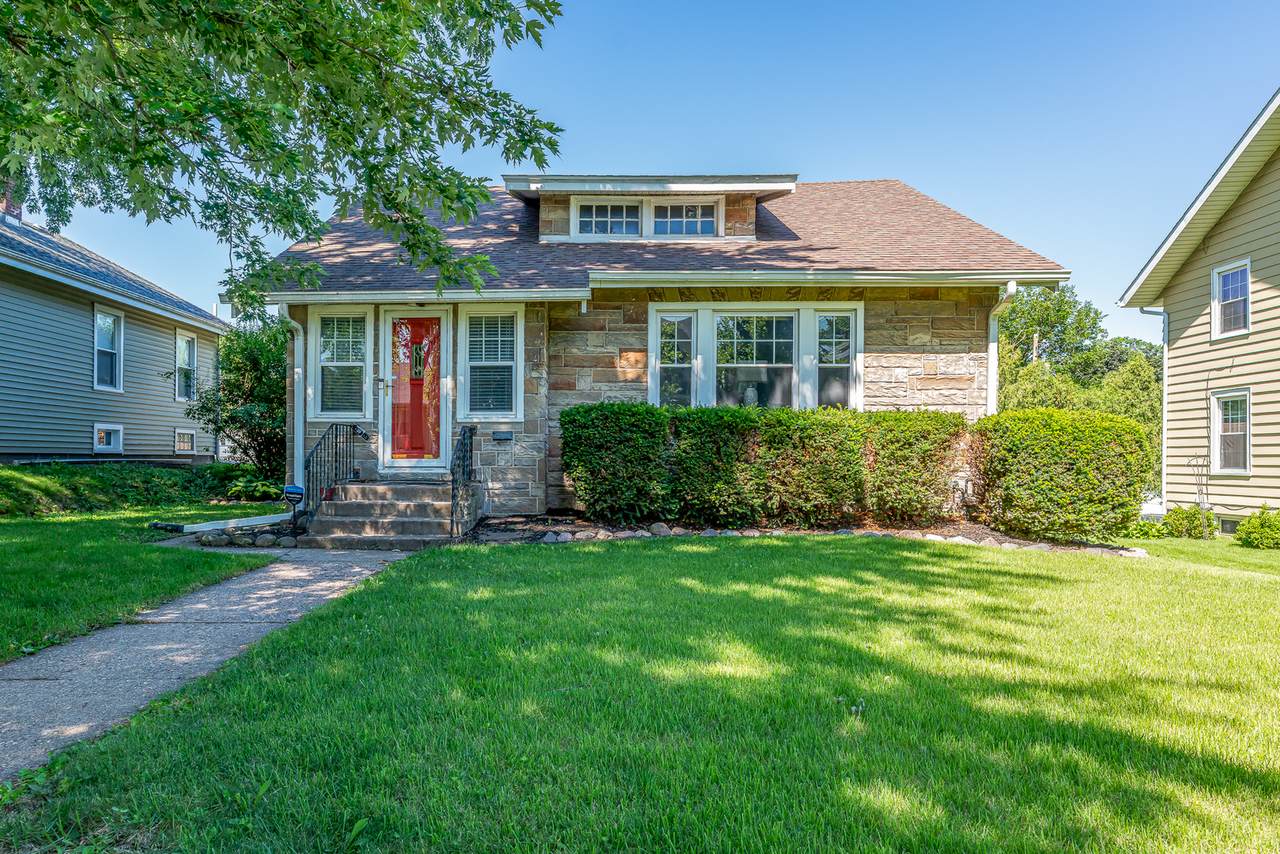 2124 Highland Avenue - Photo 1
