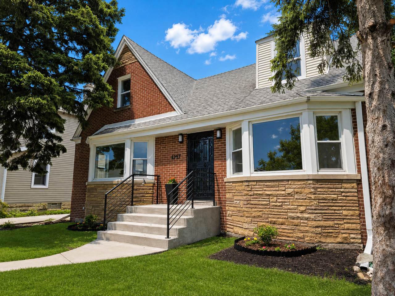 4727 Newcastle Avenue - Photo 1