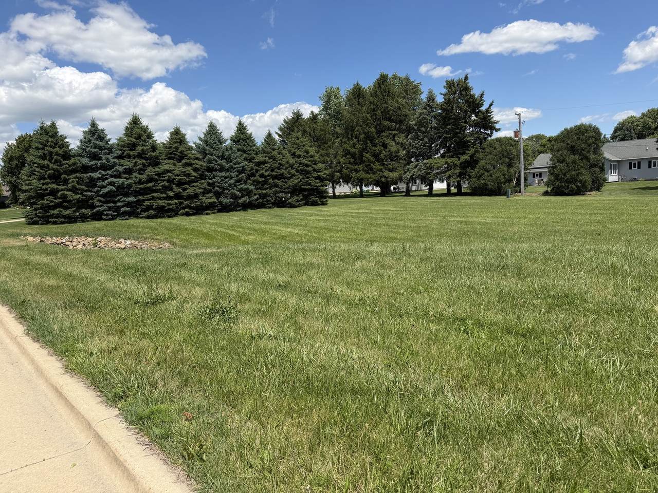 000 West Lawn Avenue - Photo 1