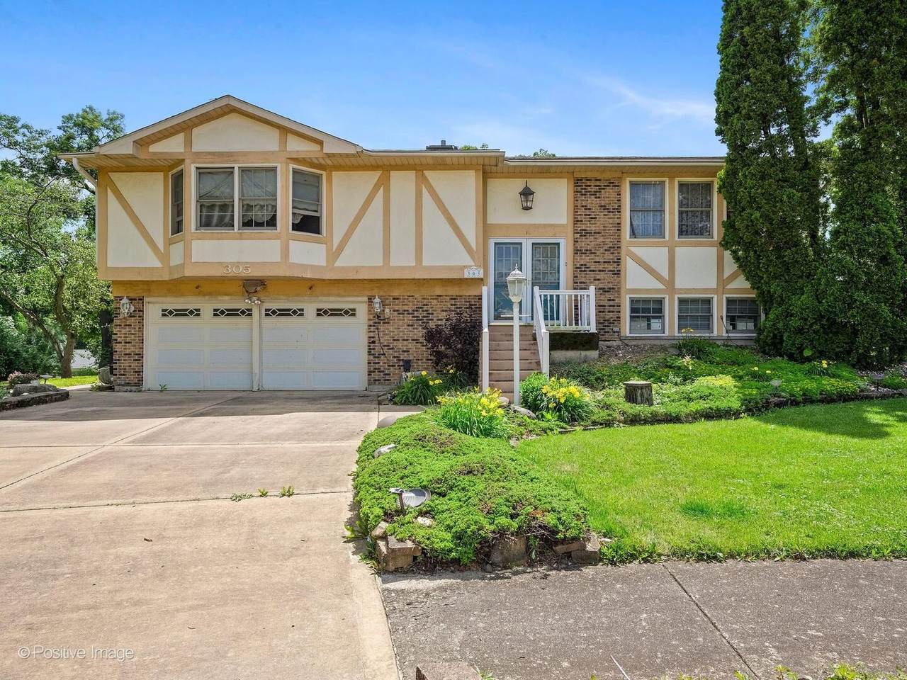 305 Sulgrave Court - Photo 1