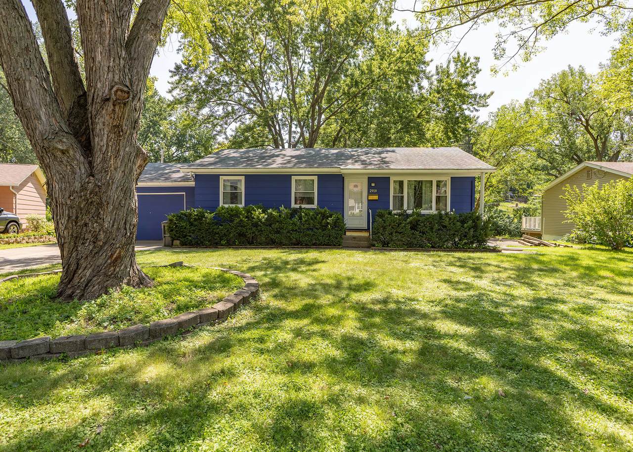 2919 Greenway Drive - Photo 1