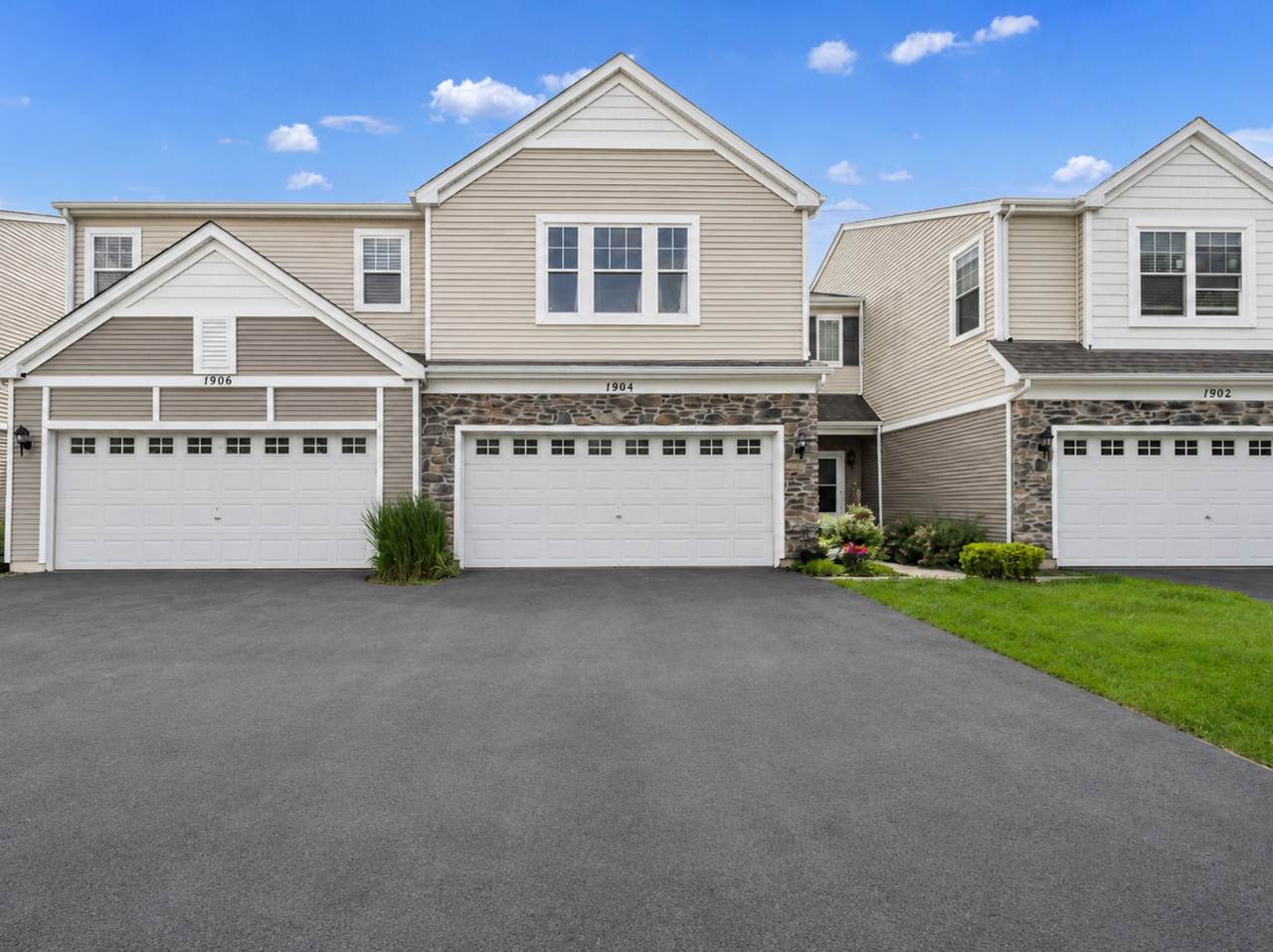 1904 Cobblestone Drive - Photo 1