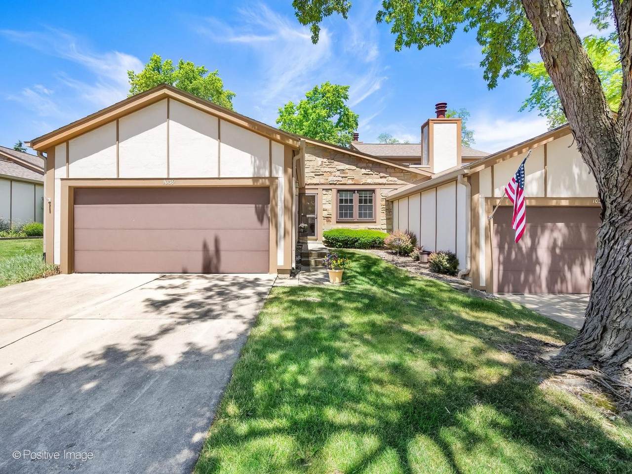 1039 Oakview Drive - Photo 1