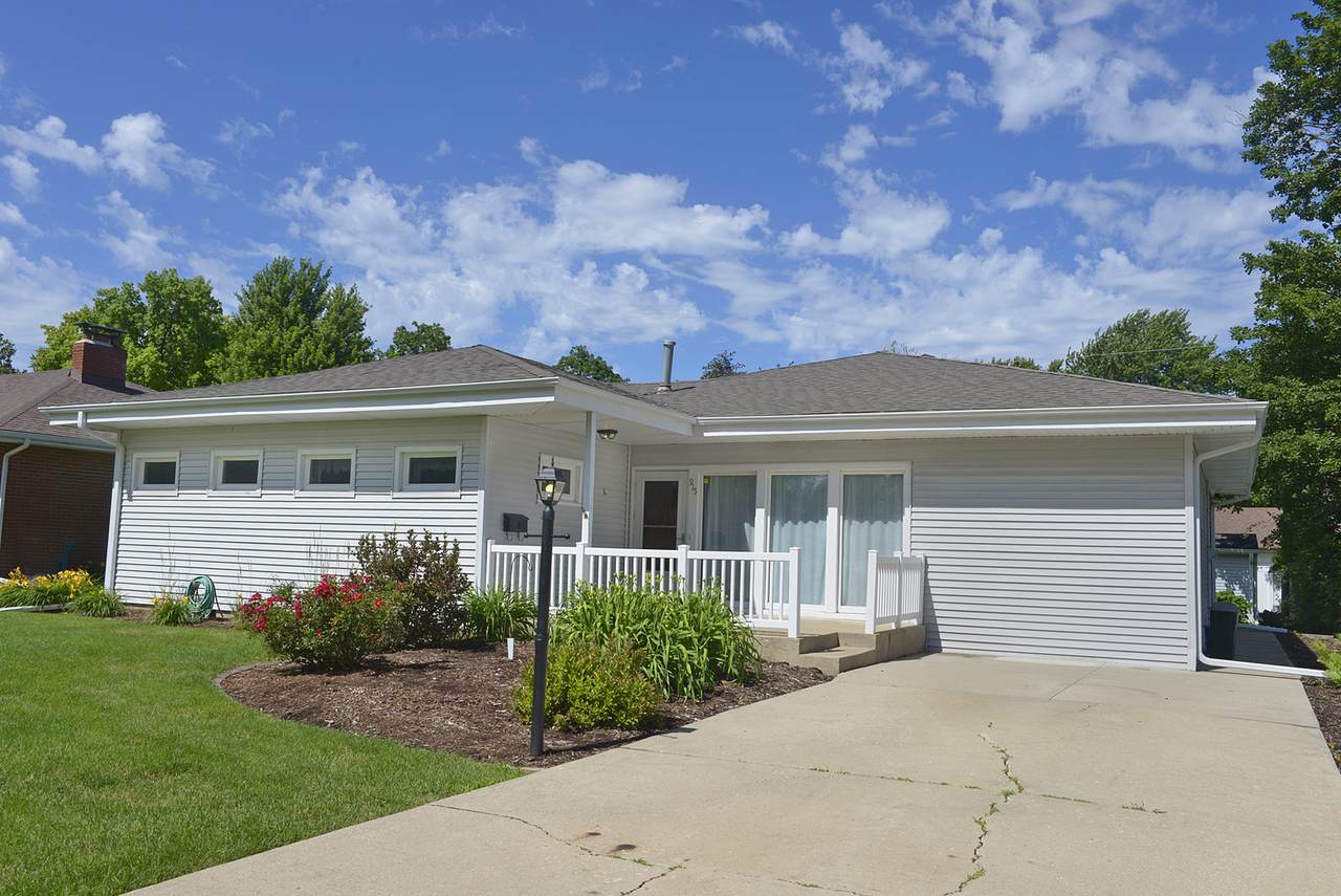 915 Adams Street - Photo 1