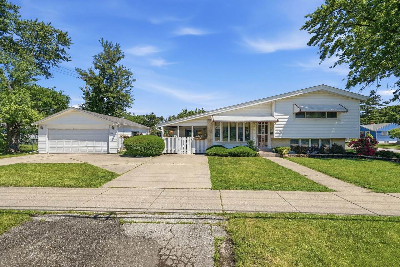 1988 Touhy Avenue - Photo 1