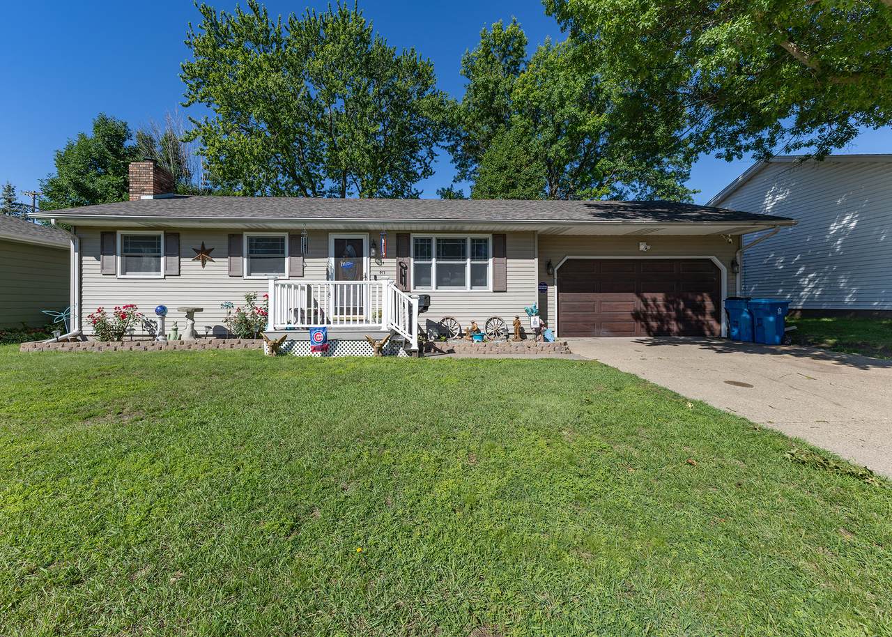 911 6th Avenue - Photo 1