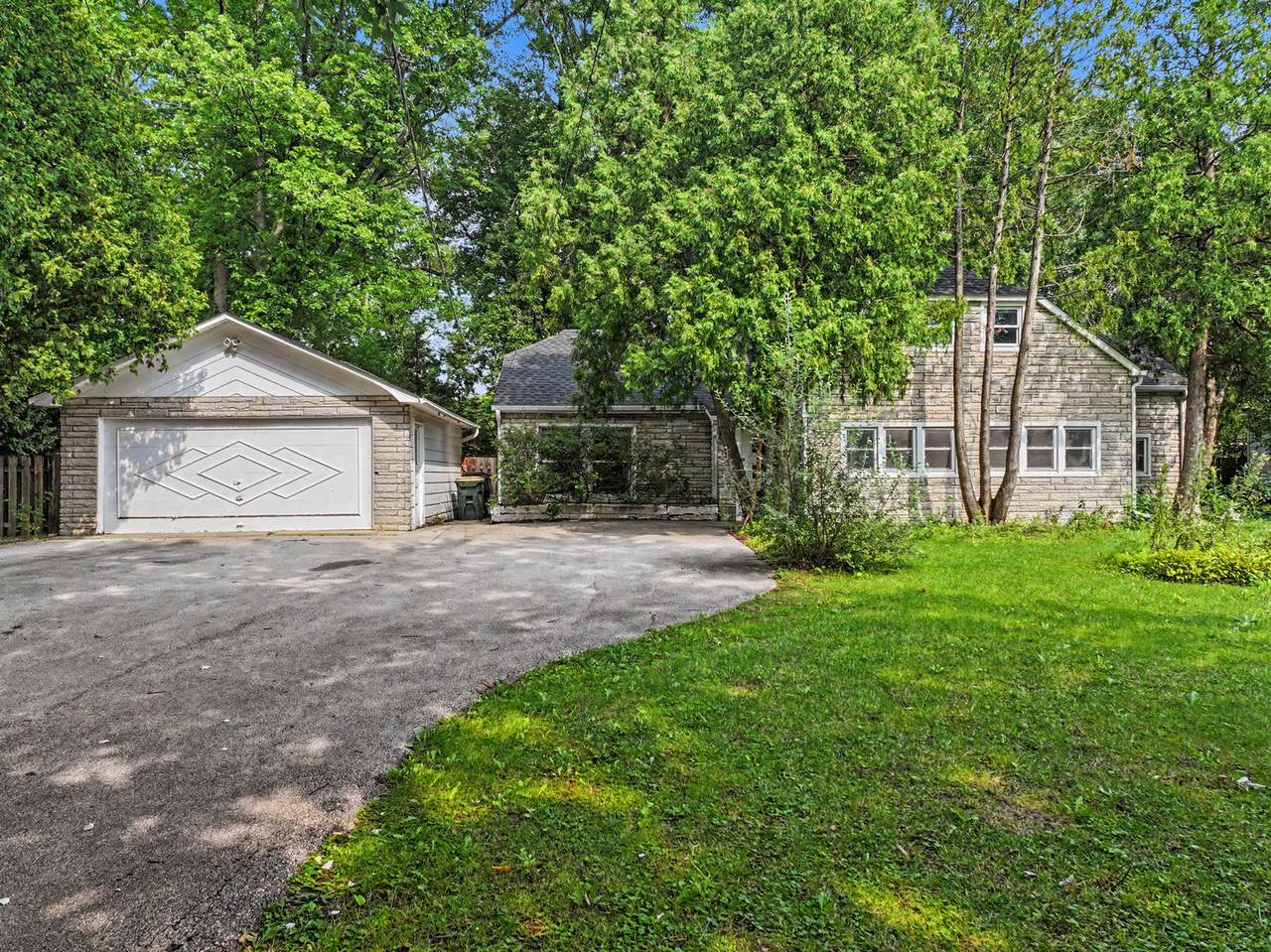 1511 Dryden Avenue - Photo 1
