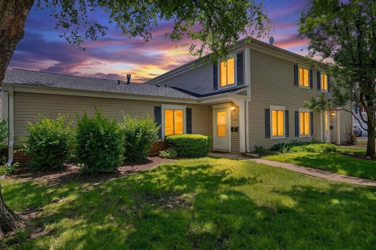 1407 Quaker Lane - Photo 1