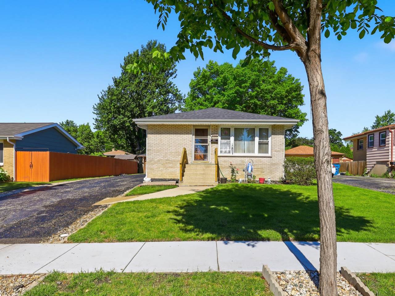 244 Circle Drive - Photo 1
