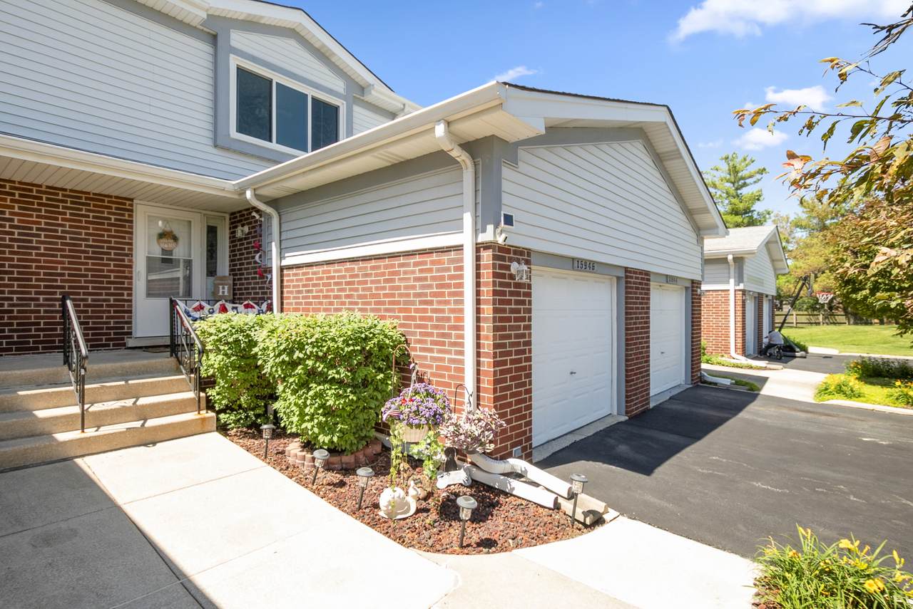 15946 Ashford Court - Photo 1