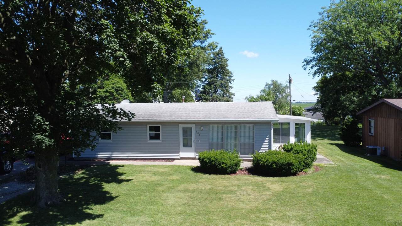 625 Blue Street - Photo 1