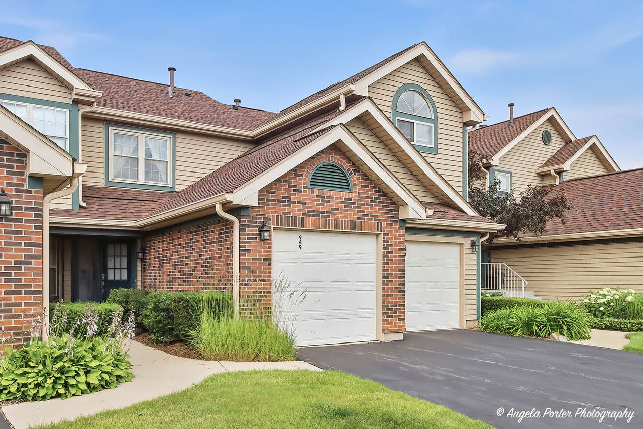 949 Ridgefield Lane - Photo 1
