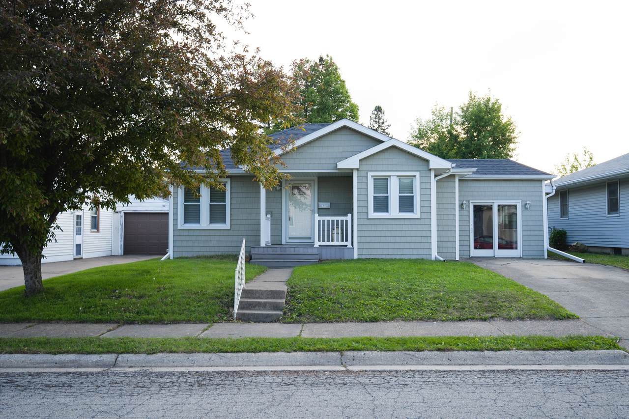 1561 Argyle Road - Photo 1
