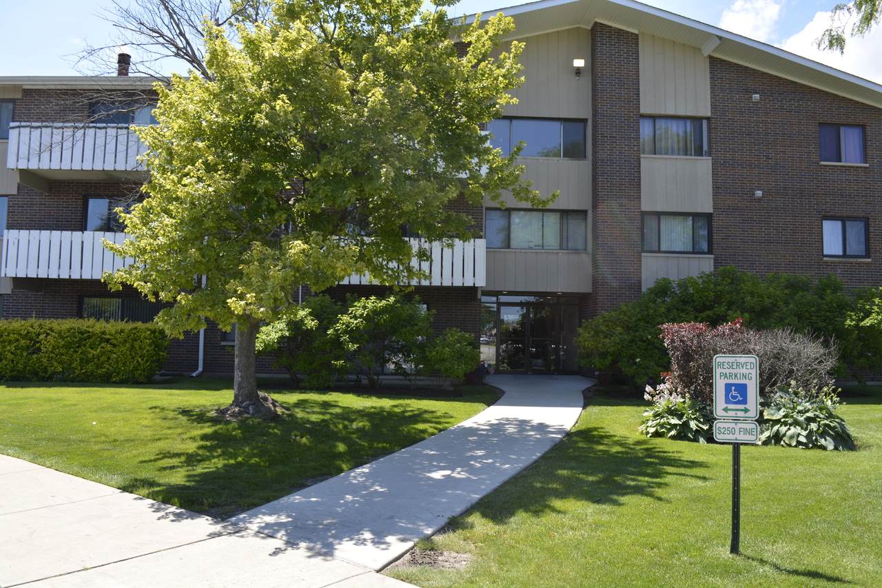 1000 Bayside Drive - Photo 1