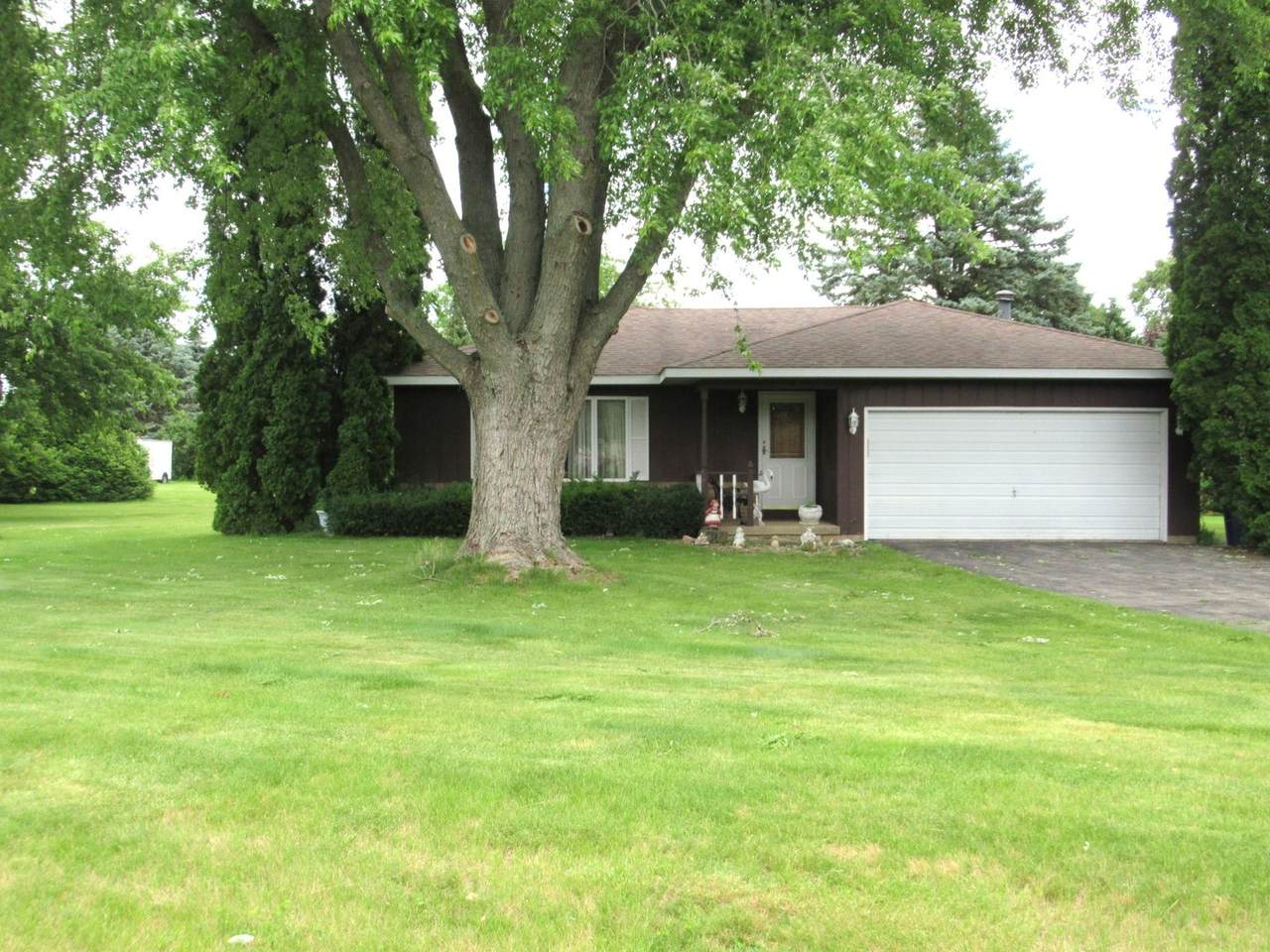 1N321 Country Life Drive - Photo 1