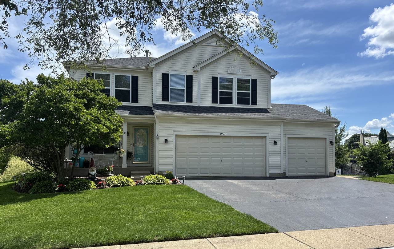 1922 Hemlock Drive - Photo 1