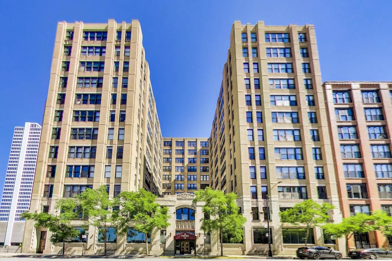 728 Jackson Boulevard - Photo 1