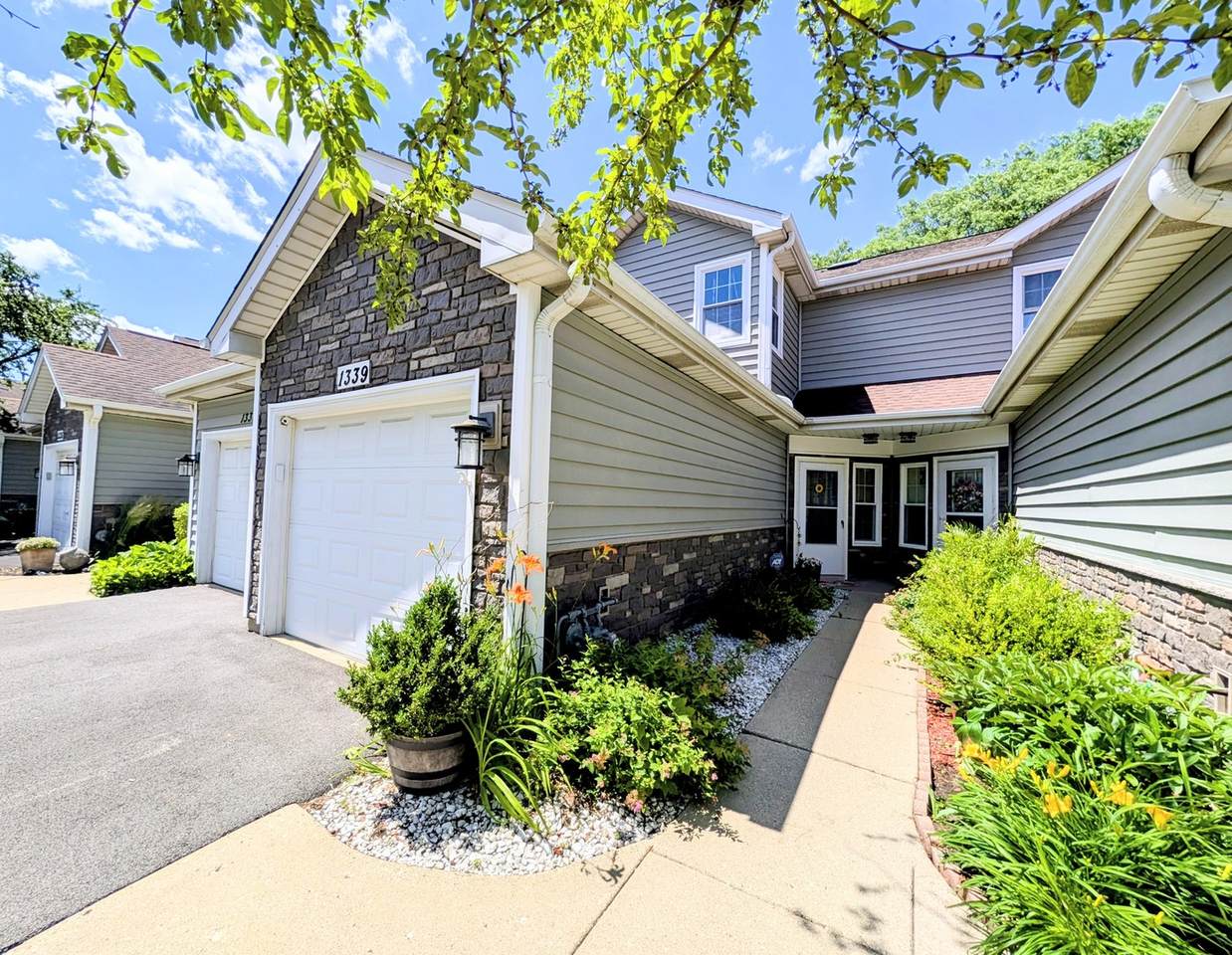 1339 Cranbrook Court - Photo 1